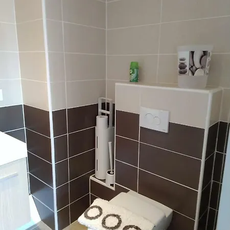 Chez Christine Et Fabrice Apartamento *